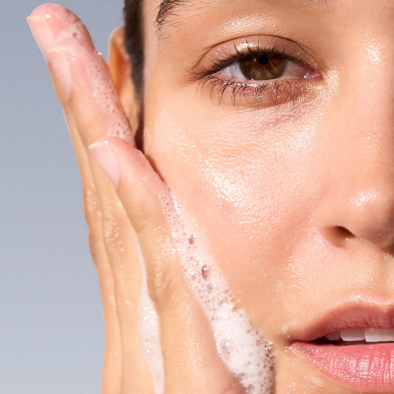 Dermalogica Special Cleansing Gel - Soap-Free, Foaming Gel for All Skin Types, Removes Impurities and Maintains Skin's Natural Moisture, with Calming Balm Mint and Lavender Extracts